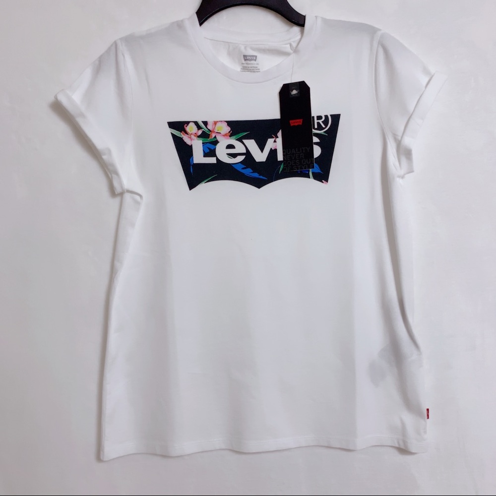 Levi’s Logo Perfect Graphic Tee Shirt